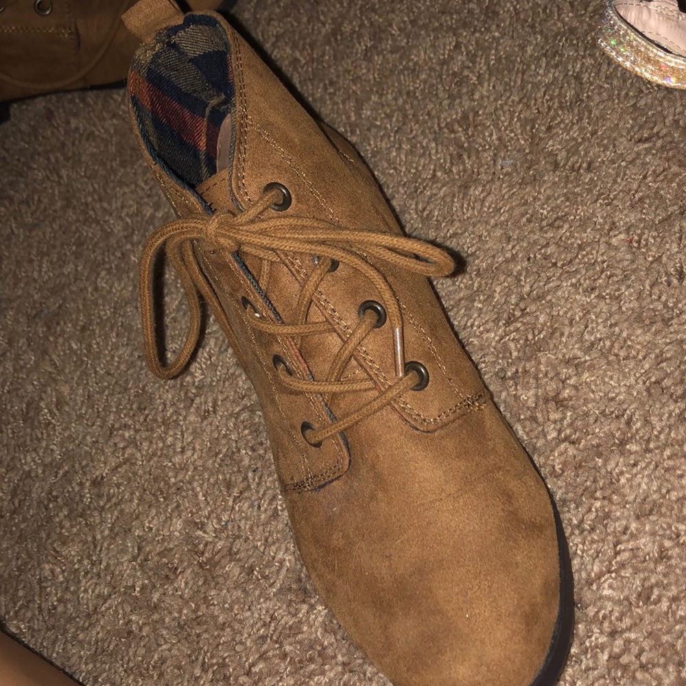 Boots brown